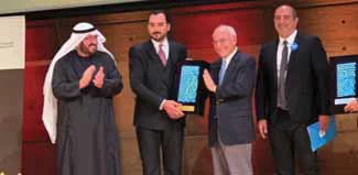 د. زياد خلف عبد رئيس مجلس إدارة مصرف التنمية الدولي ينال جائزة المستثمر العربي عن الحوكمة المؤسسية في باريس من بين أكثر من 100 مرشح من المصارف