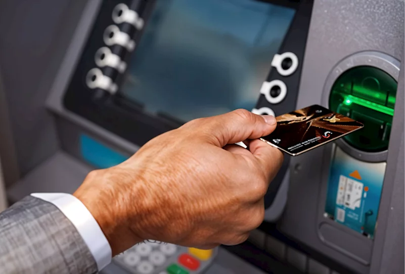 Cash withdrawal from IDB's ATM network